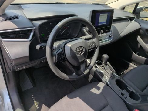 Used 2024 Toyota Corolla LE FWD image 17