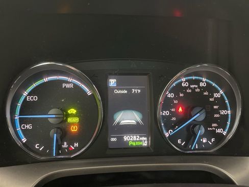 Used 2018 Toyota RAV4 SE w/ Advanced Technology Package AWD/4WD image 9