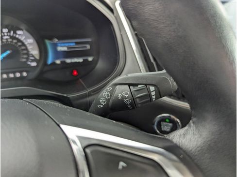 Used 2022 Ford Edge Titanium image 17