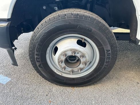 Used 2024 Ford F350 XL image 12