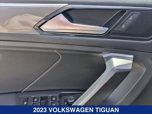 Used 2023 Volkswagen Tiguan SE R-Line FWD image 11