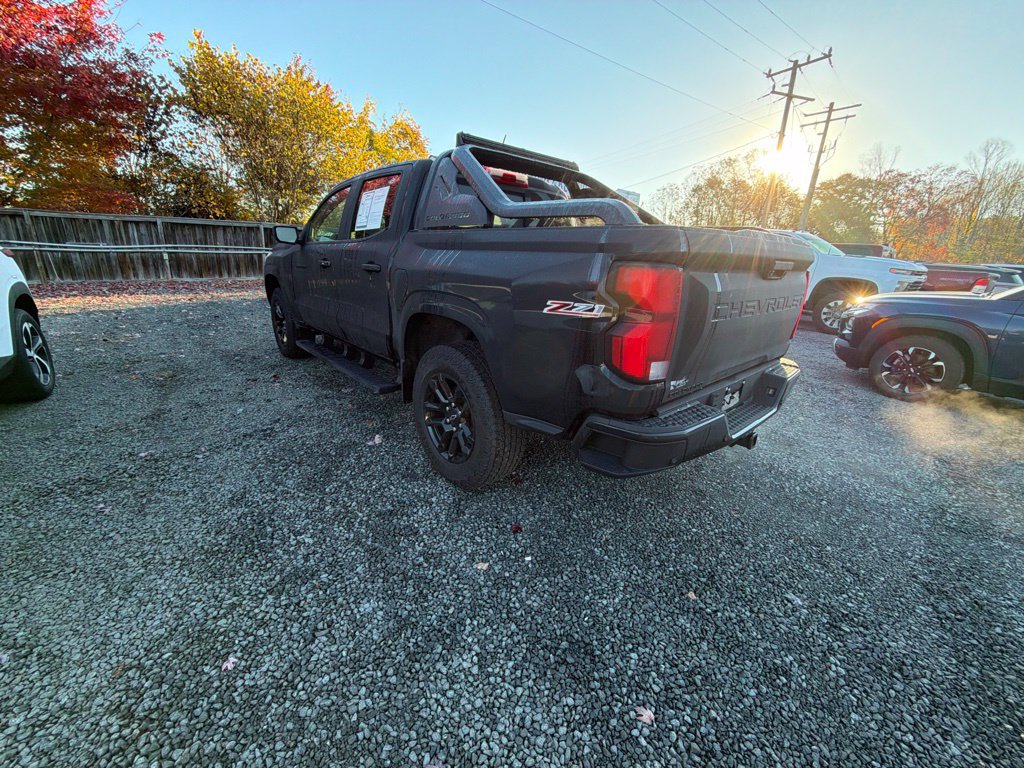 Used 2025 Chevrolet Colorado Z71 w/ Midnight Edition AWD/4WD image 5