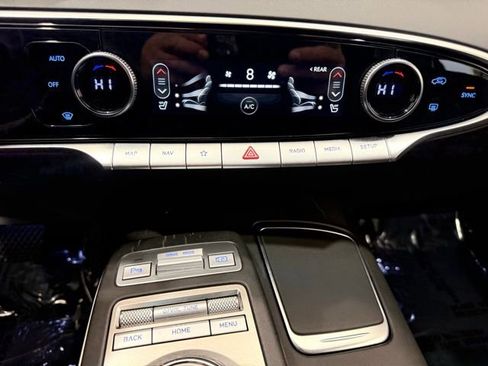 Used 2025 Genesis GV70 2.5T image 36