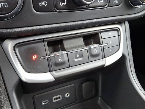 Certified 2023 GMC Terrain SLE w/ Driver Convenience Package image 12