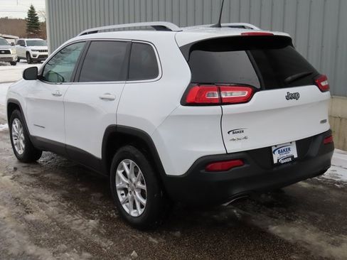 Used 2018 Jeep Cherokee Latitude w/ Comfort & Convenience Group image 8