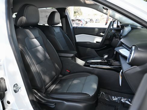 New 2026 Chevrolet Trax LT w/ LPO, Blackout Package image 33