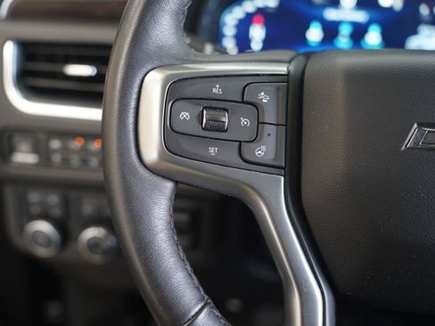 Used 2022 Chevrolet Suburban Z71 w/ Z71 Off-Road Package AWD/4WD image 13