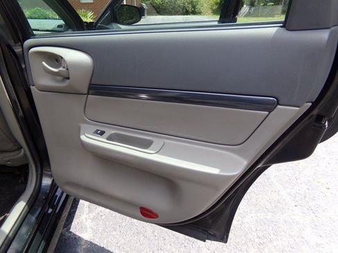 Used 2004 Chevrolet Impala SS w/ Preferred Equipment Group FWD image 48