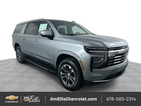 New 2026 Chevrolet Suburban LT w/ Comfort Package image 2