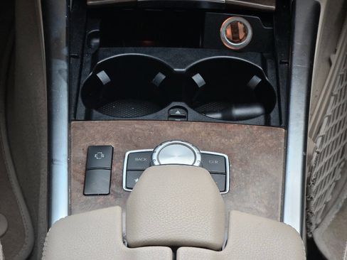 Used 2014 Mercedes-Benz E 350 E 350 Luxury 4MATIC AWD 4dr Wa image 18