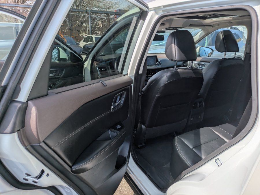 Used 2021 Nissan Rogue SL AWD/4WD image 10