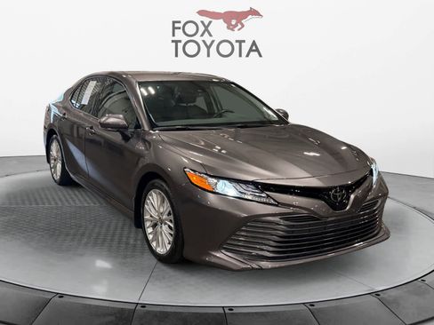 Used 2020 Toyota Camry XLE w/ Navigation Package FWD image 8