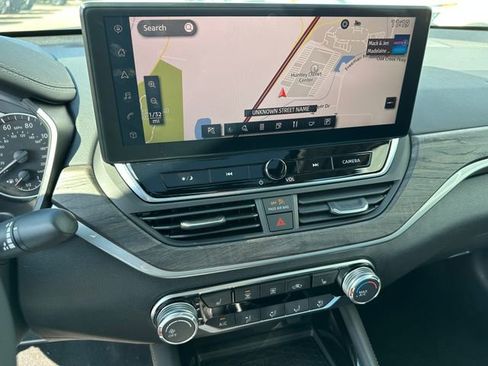 Used 2024 Nissan Altima 2.5 SV w/ SV Premium Package image 21