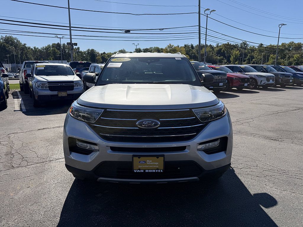 Certified 2023 Ford Explorer XLT w/ Equipment Group 202A AWD/4WD image 10