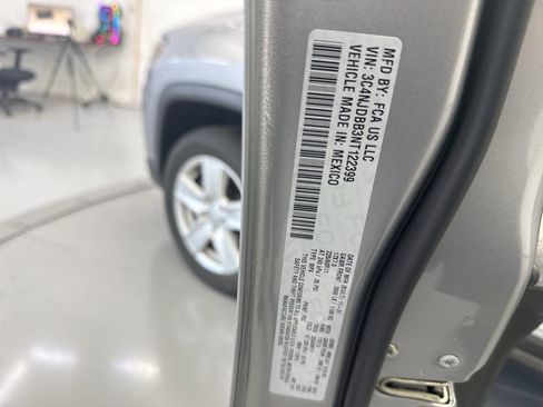 Used 2022 Jeep Compass Latitude w/ Convenience Group AWD/4WD image 10
