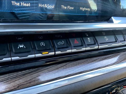 Used 2024 Chevrolet Silverado 1500 RST w/ Z71 Off-Road Package image 34