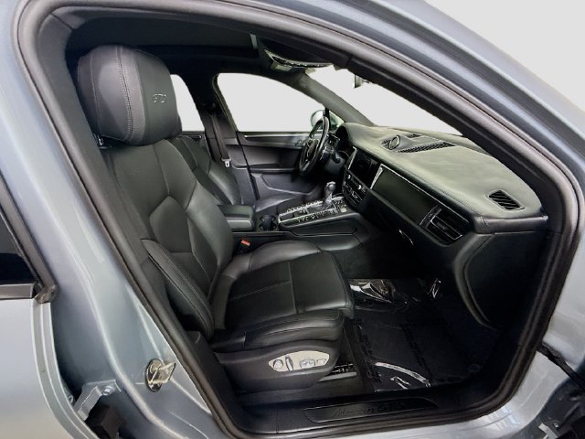 Used 2021 Porsche Macan GTS w/ Premium Package Plus (PF9) AWD/4WD image 28