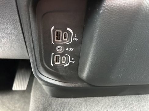 Used 2022 RAM 1500 Laramie AWD/4WD image 23