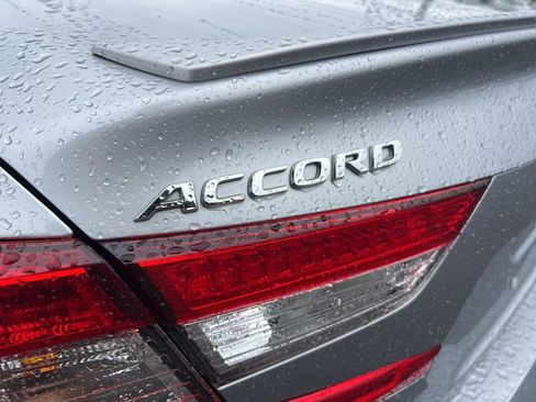 Used 2018 Honda Accord Sport image 29