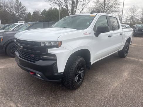 Used 2020 Chevrolet Silverado 1500 LT Trail Boss image 3