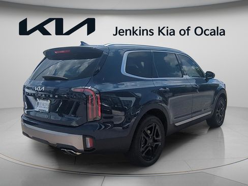 New 2025 Kia Telluride EX image 3
