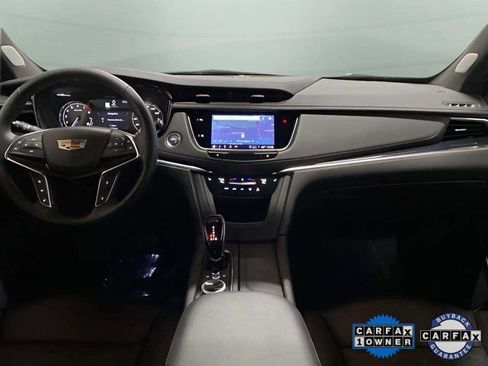 Used 2025 Cadillac XT5 Premium Luxury image 11