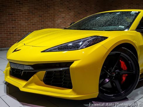 Used 2025 Chevrolet Corvette E-Ray w/ ZER Performance Package AWD/4WD image 3