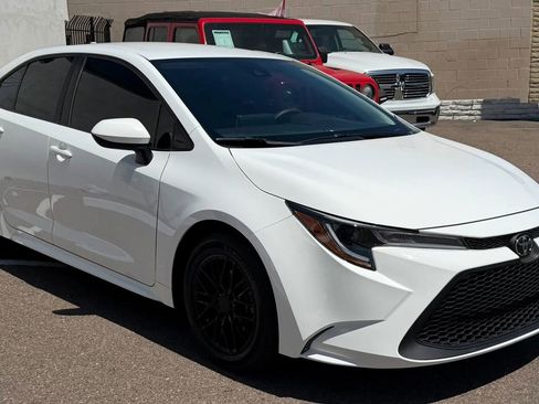 Used 2021 Toyota Corolla LE image 4