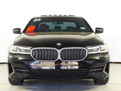 Used 2023 BMW 530i w/ Convenience Package RWD image 3