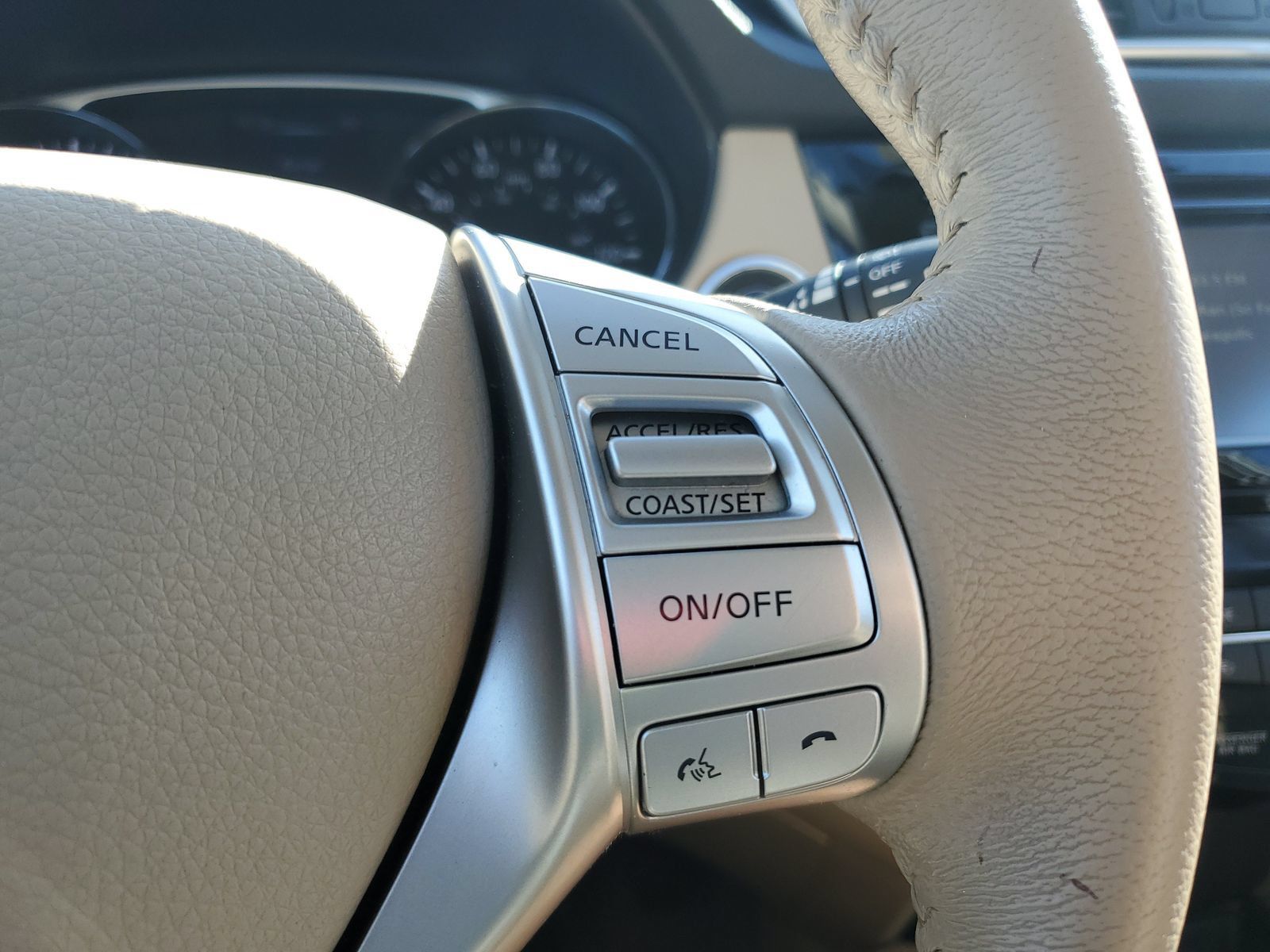 Used 2014 Nissan Rogue SL AWD/4WD image 23