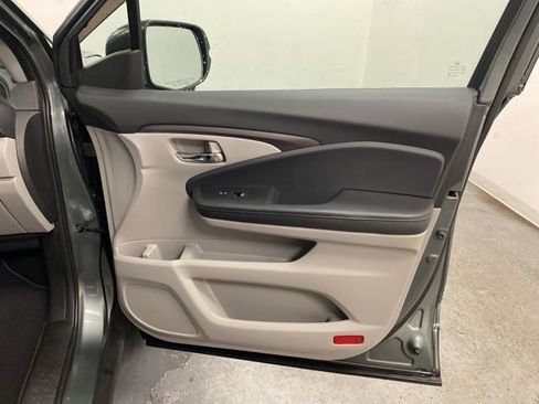 Used 2017 Honda Ridgeline RTL-T image 25