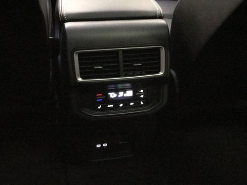 Used 2025 Volkswagen Atlas SEL AWD/4WD image 19