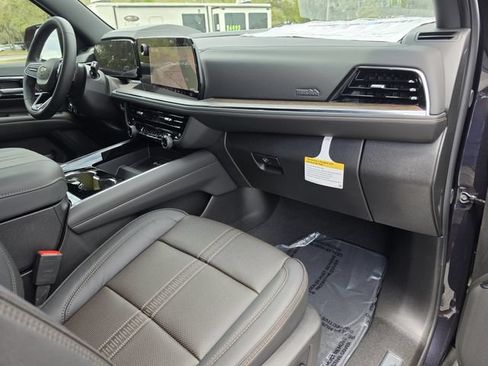 New 2026 Chevrolet Suburban High Country RWD image 15