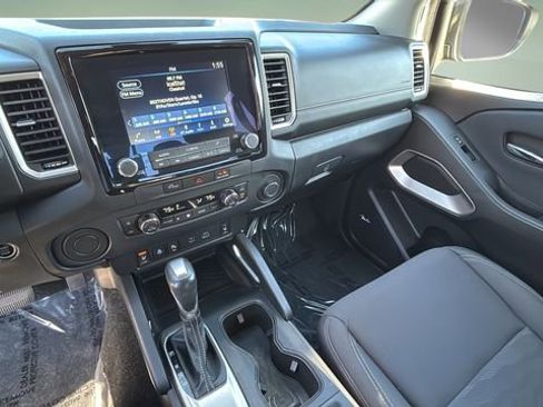 Used 2024 Nissan Frontier SV w/ SV Convenience Package image 24