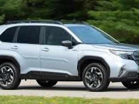 Used 2025 Subaru Forester Premium AWD/4WD image 6