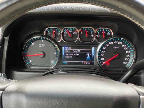 Used 2017 Chevrolet Suburban Premier RWD image 25
