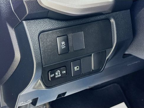 Used 2020 Toyota Tacoma SR5 RWD image 10