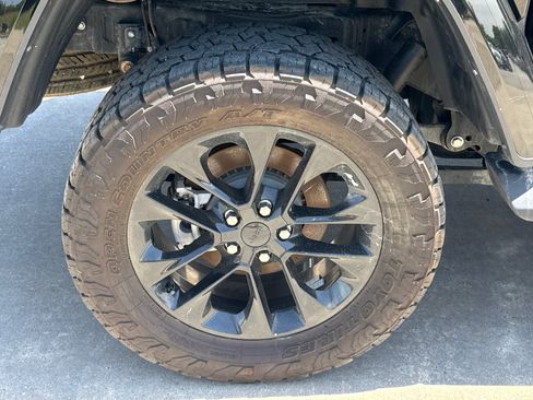 Certified 2022 Jeep Gladiator Overland AWD/4WD image 20