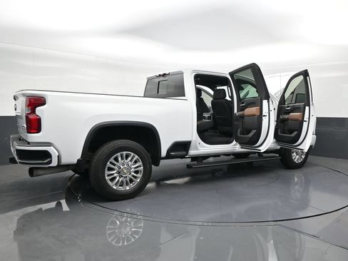 Used 2023 Chevrolet Silverado 2500 High Country w/ Z71 Off-Road Package AWD/4WD image 28