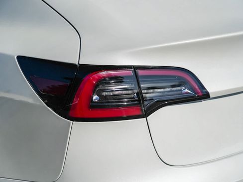 Used 2023 Tesla Model 3 Standard Range RWD image 9