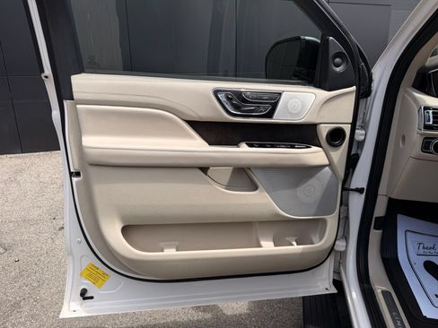Used 2019 Lincoln Navigator L Reserve AWD/4WD image 36