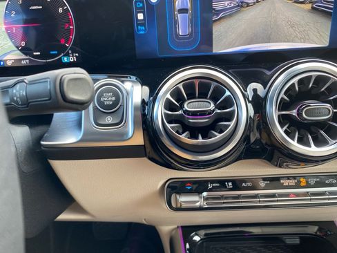 Used 2025 Mercedes-Benz GLB 250 4MATIC image 20