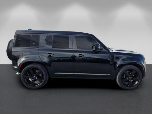 Used 2023 Land Rover Defender 110 V8 AWD/4WD image 3