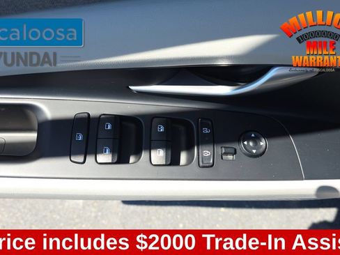 Used 2024 Hyundai Elantra Limited FWD image 13