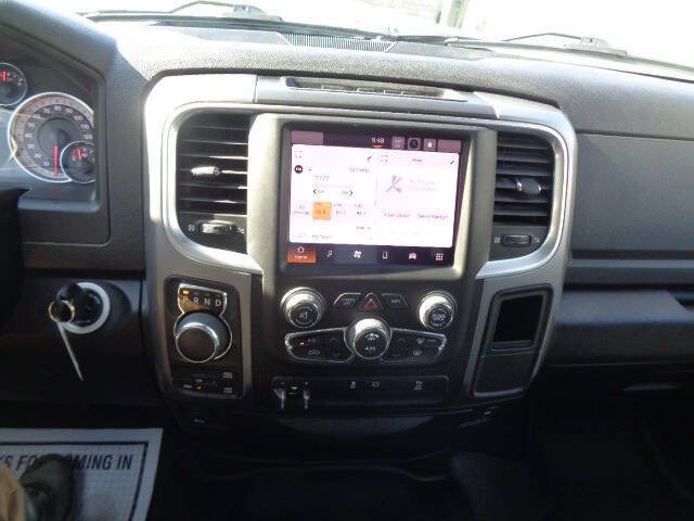Used 2022 RAM 1500 Classic SLT w/ Electronics Group AWD/4WD image 14