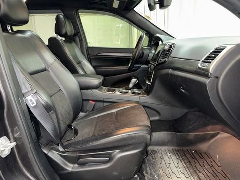 Used 2019 Jeep Grand Cherokee Altitude AWD/4WD image 23