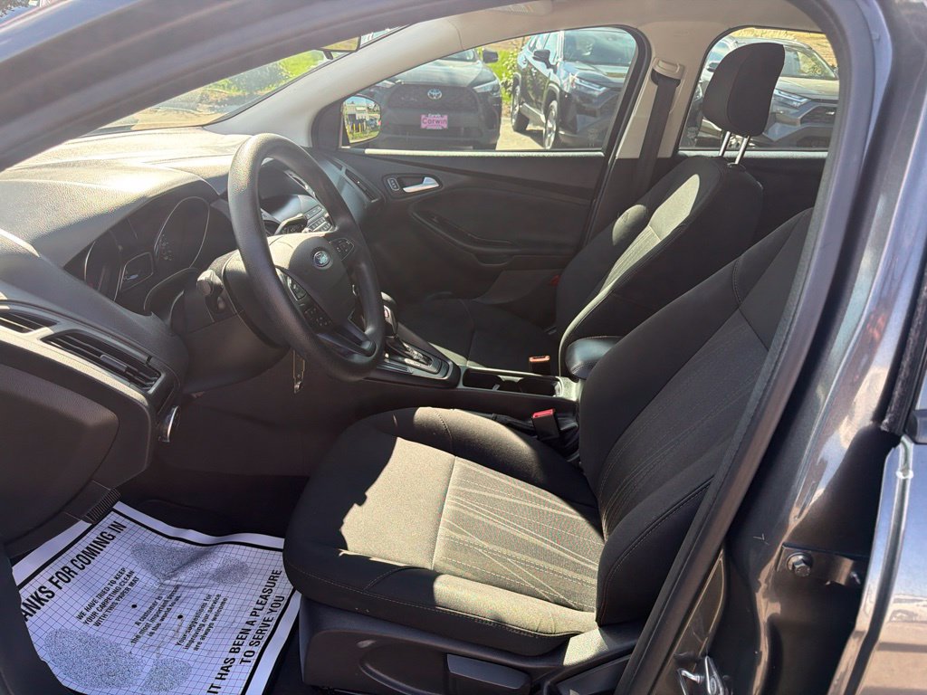 Used 2018 Ford Focus SE FWD image 24