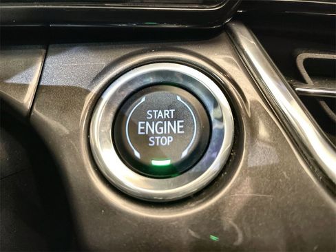 Used 2024 Chevrolet Trax ACTIV w/ Driver Confidence Package image 16