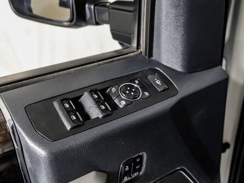 Used 2022 Ford F350 Lariat w/ Lariat Ultimate Package AWD/4WD image 34