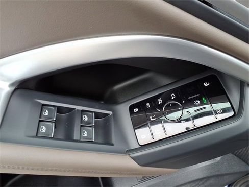 Used 2025 Audi Q5 Premium w/ Convenience Package image 12